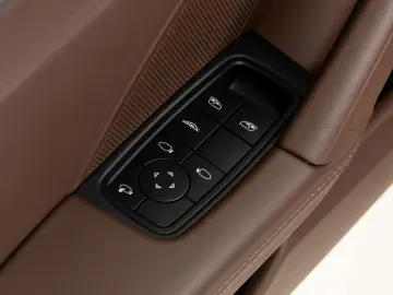 PORSCHE 911 Carrera Cabrio   Clubleder Braun   Lift