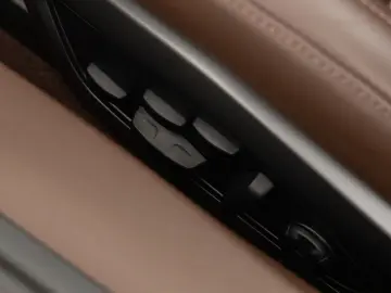 PORSCHE 911 Carrera Cabrio   Clubleder Braun   Lift