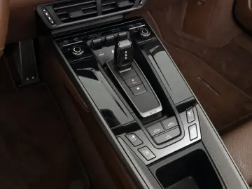 PORSCHE 911 Carrera Cabrio   Clubleder Braun   Lift