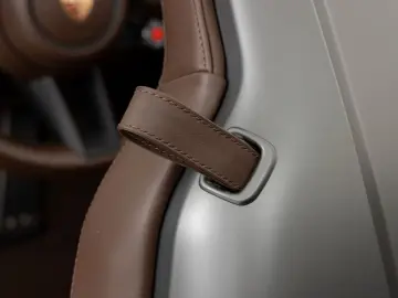 PORSCHE 911 Carrera Cabrio   Clubleder Braun   Lift