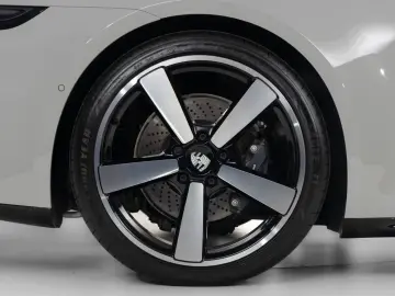 PORSCHE 911 Carrera Cabrio   Clubleder Braun   Lift