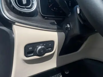 MERCEDES-BENZ V 300 d 4M EXCLUSIVE Lang AHK AIRMATIC…