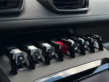 LAMBORGHINI Tecnica  Matt Lift Carbon R-Seats Sensonum PPF