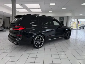 BMW X7 xD40d M Sport Pro PANO-SKY HUD STHZG H-K SOFT