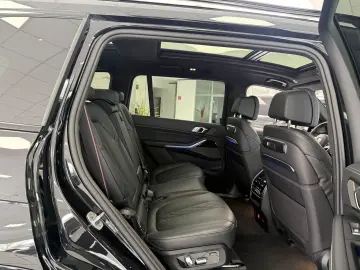 BMW X7 xD40d M Sport Pro PANO-SKY HUD STHZG H-K SOFT