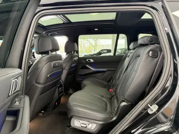 BMW X7 xD40d M Sport Pro PANO-SKY HUD STHZG H-K SOFT