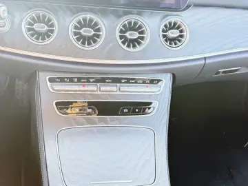 MERCEDES-BENZ E 220 d Cabriolet AMG Line LED Distron…