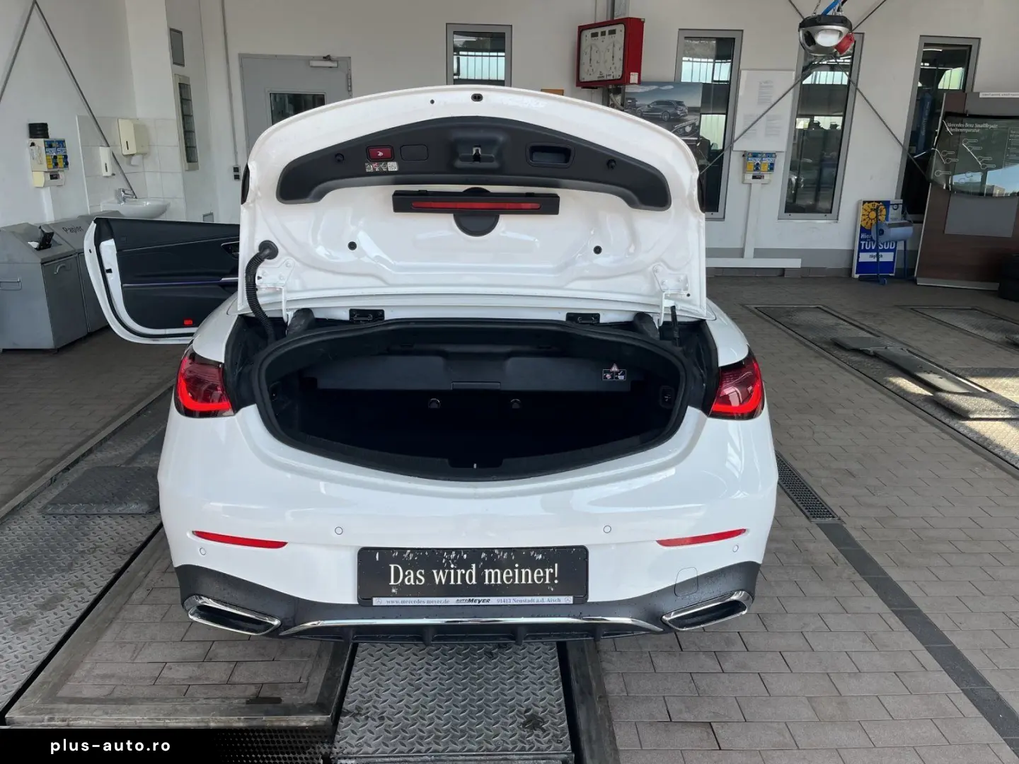 MERCEDES-BENZ CLE 200 Cabrio AMG MEMORY TOTW AIRSCARF KAM 19
