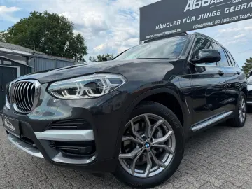 BMW X3 xDr30e xLine PANO ACC Leder AdapLED HUD Kam