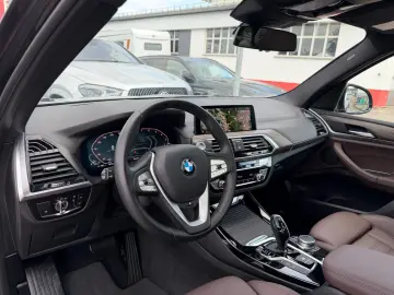 BMW X3 xDr30e xLine PANO ACC Leder AdapLED HUD Kam