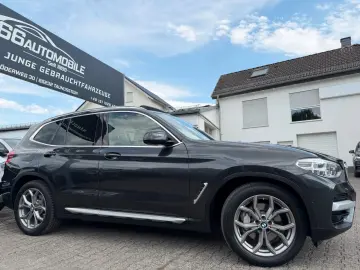BMW X3 xDr30e xLine PANO ACC Leder AdapLED HUD Kam