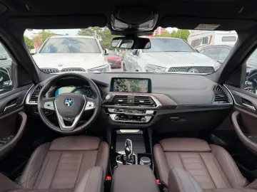 BMW X3 xDr30e xLine PANO ACC Leder AdapLED HUD Kam