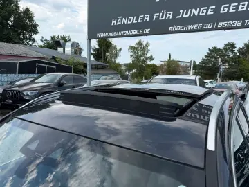 BMW X3 xDr30e xLine PANO ACC Leder AdapLED HUD Kam
