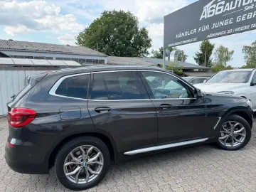 BMW X3 xDr30e xLine PANO ACC Leder AdapLED HUD Kam