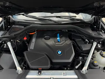 BMW X3 xDr30e xLine PANO ACC Leder AdapLED HUD Kam
