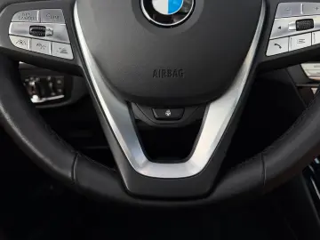 BMW X3 xDr30e xLine PANO ACC Leder AdapLED HUD Kam
