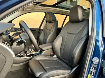 BMW X3 xDr30e PANO AHK Laser HiFi HeadUp Leder 360