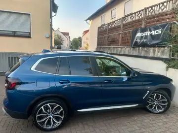 BMW X3 xDr30e PANO AHK Laser HiFi HeadUp Leder 360
