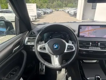 BMW X3 xDrive 30e M-Sport LkHz AHK PANO Parkass