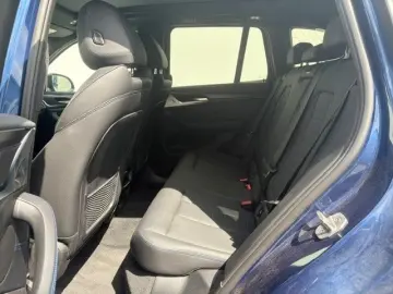 BMW X3 xDrive 30e M-Sport LkHz AHK PANO Parkass