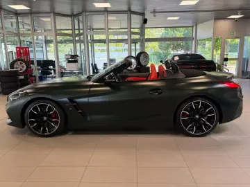 BMW Z4 M40i Cabrio H&K FROZEN DEEP GREEN LNP  78509€