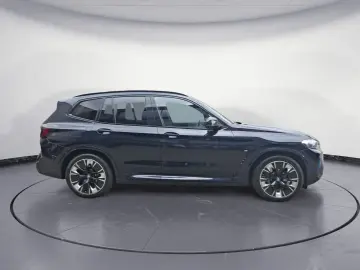 BMW iX3 IMPRESSIVE  Shadow Sportsitze Navi Kam. Lase