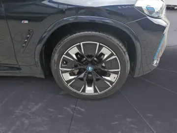 BMW iX3 IMPRESSIVE  Shadow Sportsitze Navi Kam. Lase