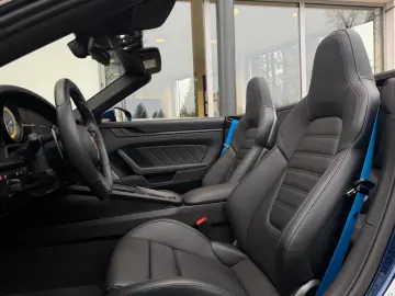 PORSCHE 992 Carrera GTS Cabriolet   INNODRIVE   360