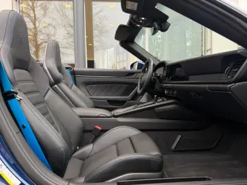 PORSCHE 992 Carrera GTS Cabriolet   INNODRIVE   360