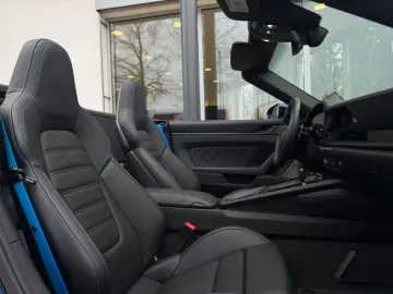 PORSCHE 992 Carrera GTS Cabriolet   INNODRIVE   360