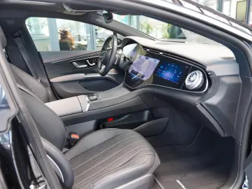 MERCEDES-BENZ EQS 450 4M AMG Line HYPERSCREEN Massag…