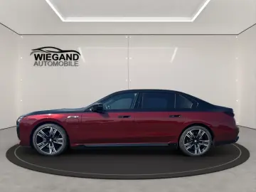BMW M760e xDrive  SkyLounge Bowers&Wilkins-Dimond HU
