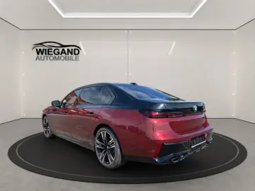 BMW M760e xDrive  SkyLounge Bowers&Wilkins-Dimond HU