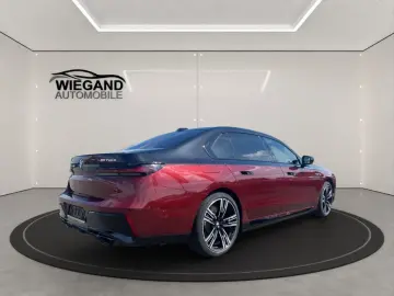 BMW M760e xDrive  SkyLounge Bowers&Wilkins-Dimond HU