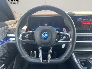 BMW M760e xDrive  SkyLounge Bowers&Wilkins-Dimond HU