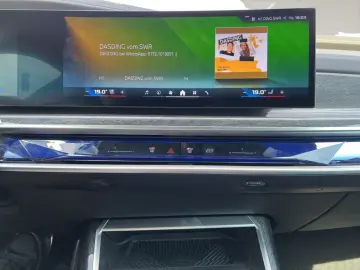 BMW M760e xDrive  SkyLounge Bowers&Wilkins-Dimond HU