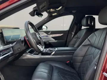 BMW M760e xDrive  SkyLounge Bowers&Wilkins-Dimond HU