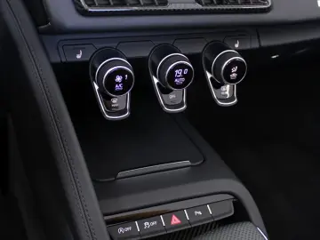 AUDI R8 Spyder V10 performance quattro CARBON~RAUTE
