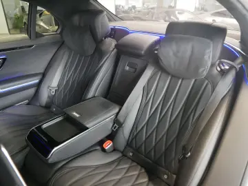 MERCEDES-BENZ S 63 AMG L e 4Matic  Performance Exklusiv HUD