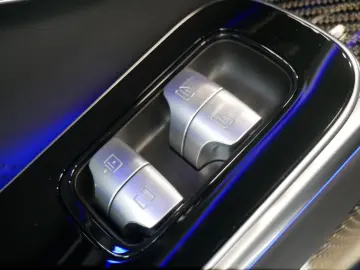 MERCEDES-BENZ S 63 AMG L e 4Matic  Performance Exklusiv HUD