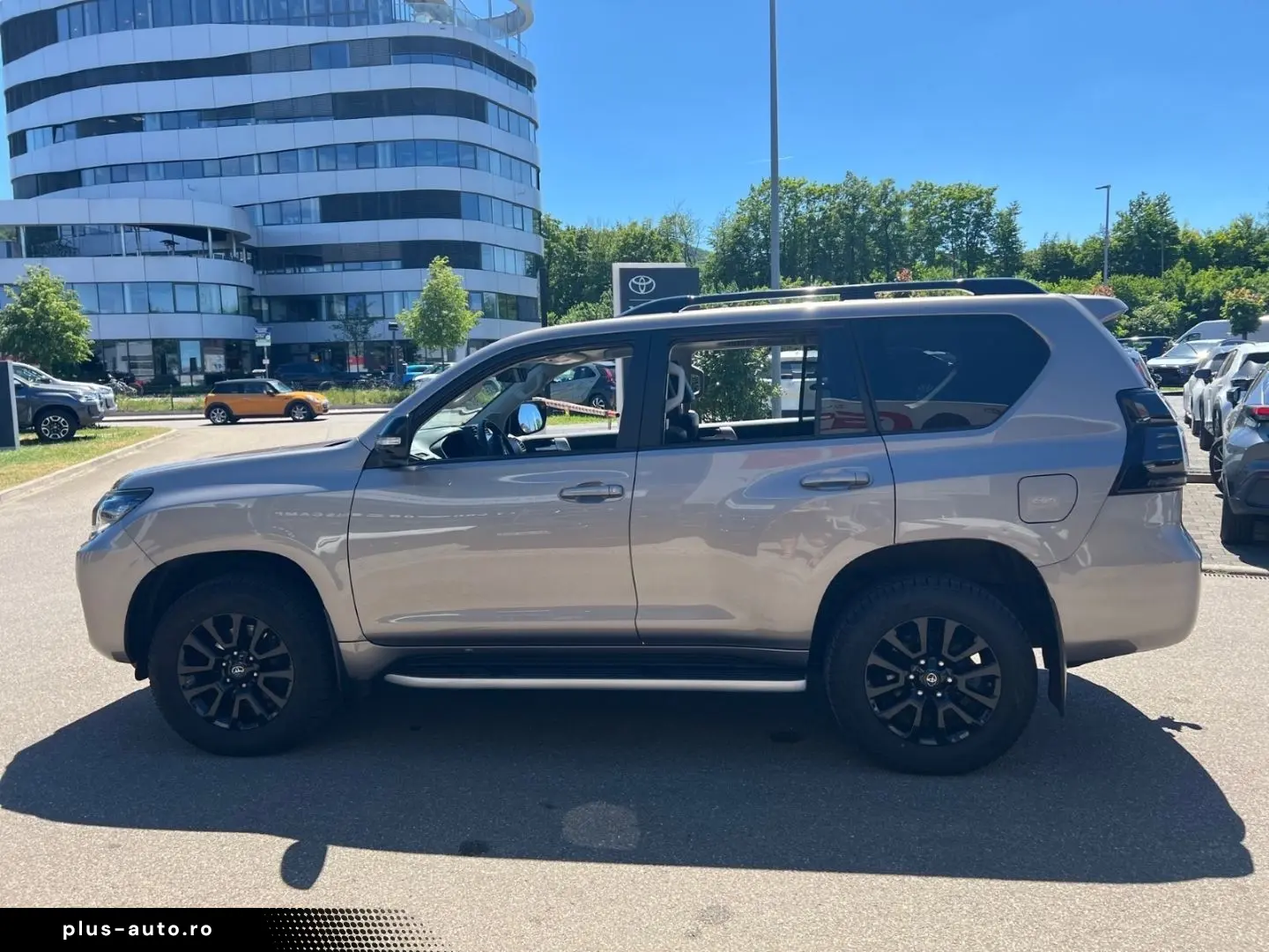TOYOTA Land Cruiser 2023 — imagine 6