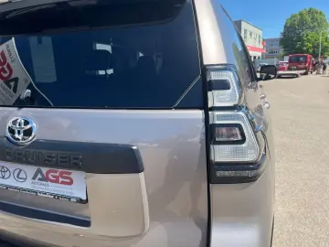 TOYOTA Land Cruiser 2 8L-D TEC-Edition AHK Standheizung