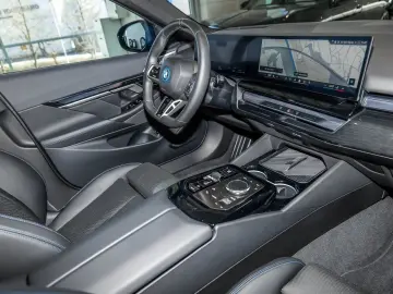BMW 550e xDrive M Sportpaket HUD PANO B&W DAPro AHK