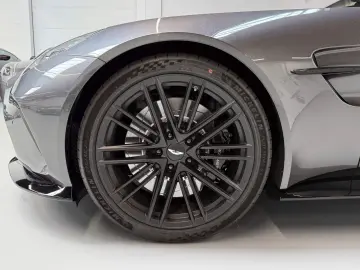 ASTON MARTIN Vantage Roadster   Aston Martin Brussels