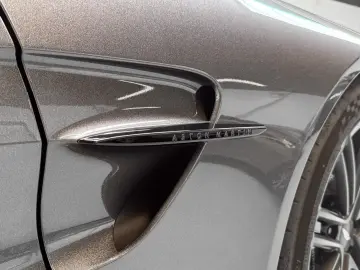 ASTON MARTIN Vantage Roadster   Aston Martin Brussels