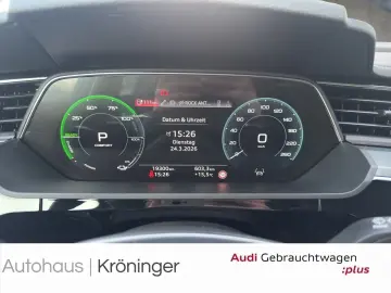 AUDI Q8 50 quattro advanced Luft Navi Leder SHZ Klima