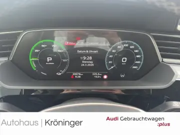 AUDI Q8 50 quattro advanced Matrix Luft Leder Kamera