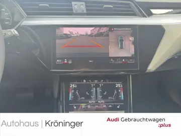 AUDI Q8 50 quattro advanced Matrix Luft Leder Kamera