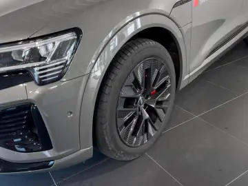 AUDI Q8 Sportback 55 e-tron Quattro S-Line Navi Matri