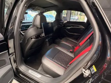 AUDI S8 TFSI quattro tiptronic -